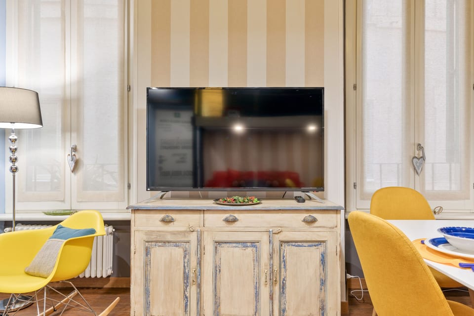 City Apartment, 1 Bedroom | Television