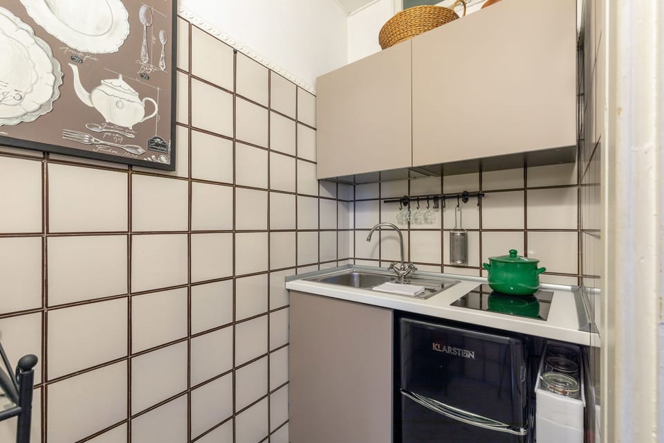 Apartment, 1 Bedroom | Private kitchen | Fridge, microwave, stovetop, espresso maker