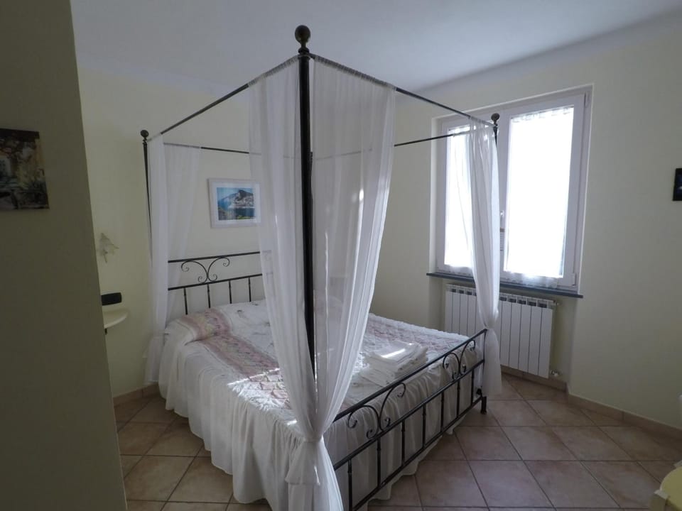 Desk, iron/ironing board, free cribs/infant beds, free WiFi