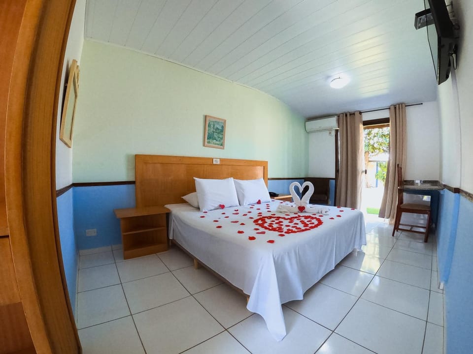 Free WiFi, bed sheets, wheelchair access