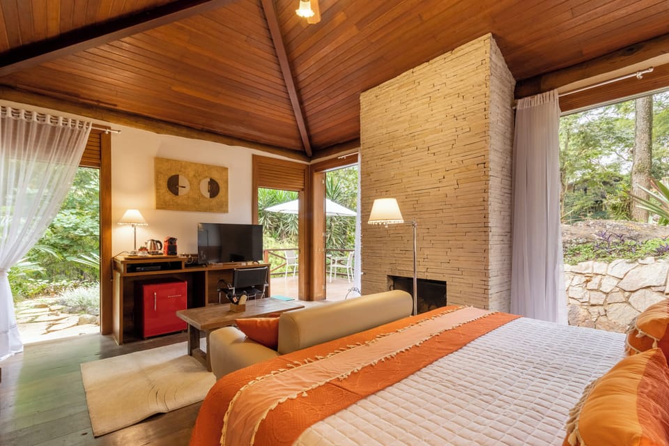 Exclusive Bungalow (Master) | In-room safe, individually decorated, individually furnished