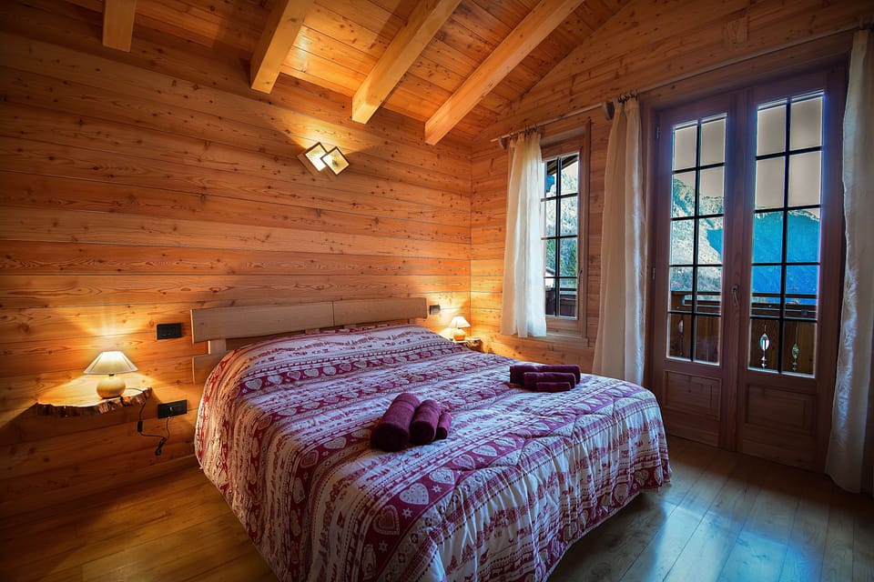 Comfort Double or Twin Room, Private Bathroom, Mountain View | Free WiFi, bed sheets