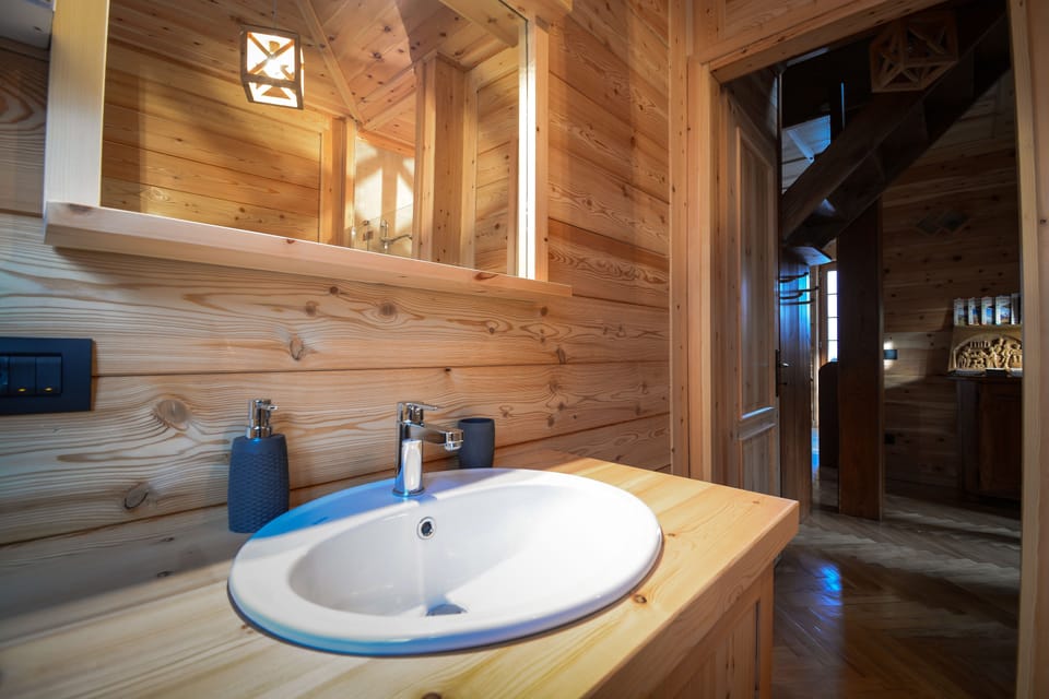 Basic Quadruple Room, Private Bathroom, Ground Floor | Bathroom sink