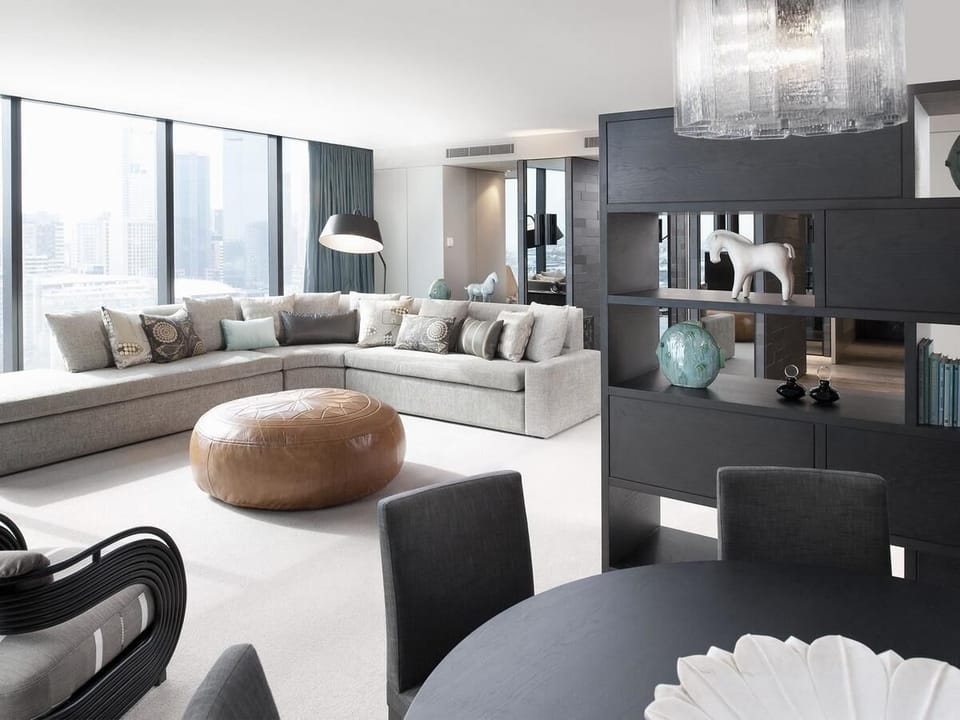 Suite (Apartment) | Living area | 32-inch TV with cable channels, pay movies