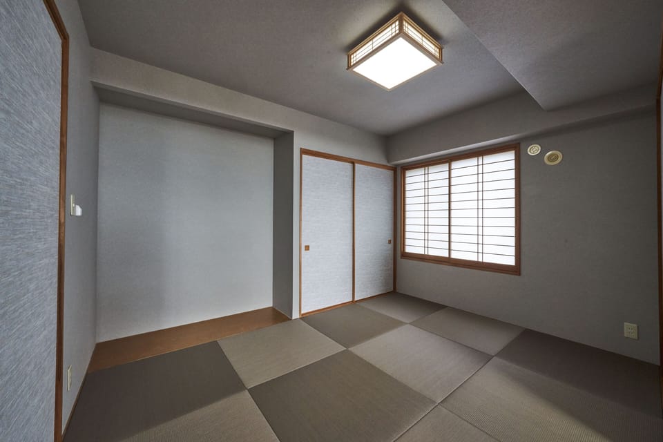View Bath Suite-Dog Friendly, Non Smoking | 1 bedroom, individually decorated, individually furnished, desk