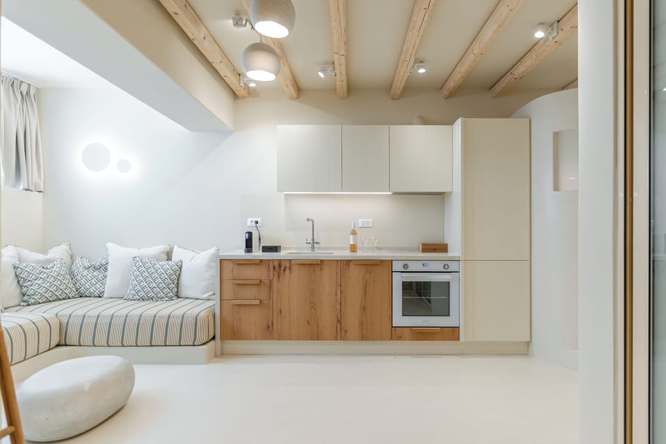 Deluxe Semi-Basement Apartment | Private kitchen | Fridge, stovetop, coffee/tea maker, electric kettle