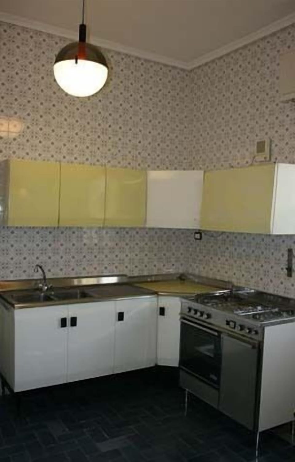 Fridge, stovetop, coffee/tea maker, cookware/dishes/utensils