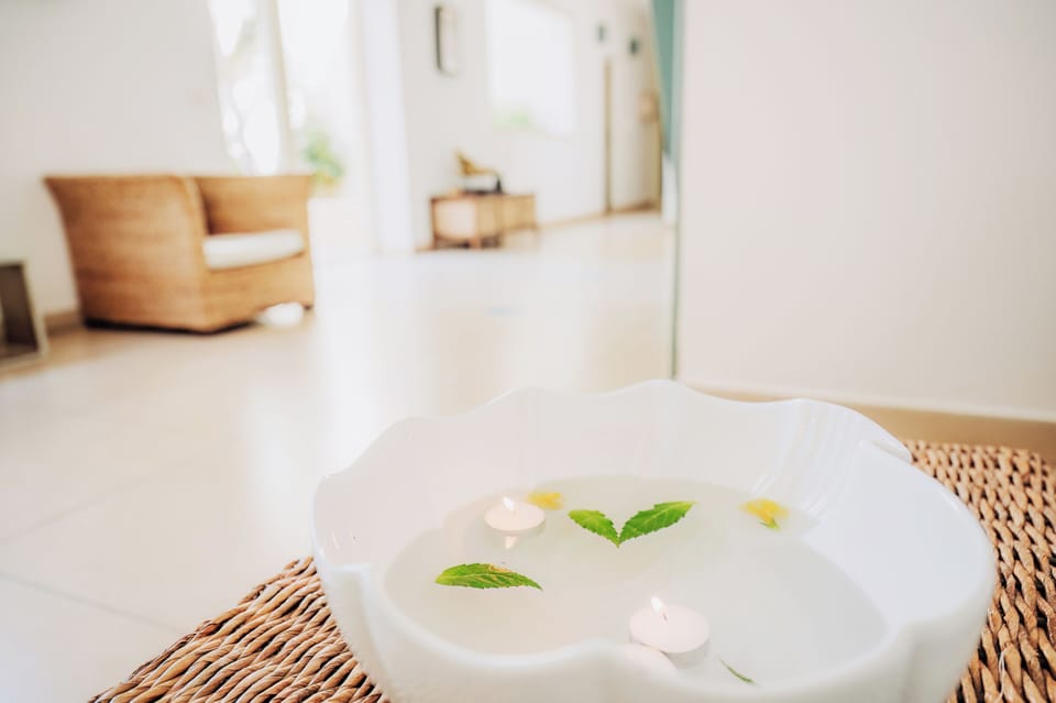 1 treatment room, massages