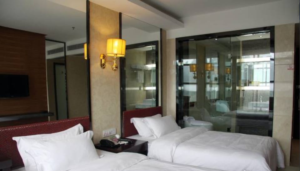 Superior Twin Room(Chinese Domestic Guests Only) | Desk, blackout drapes, iron/ironing board, free WiFi