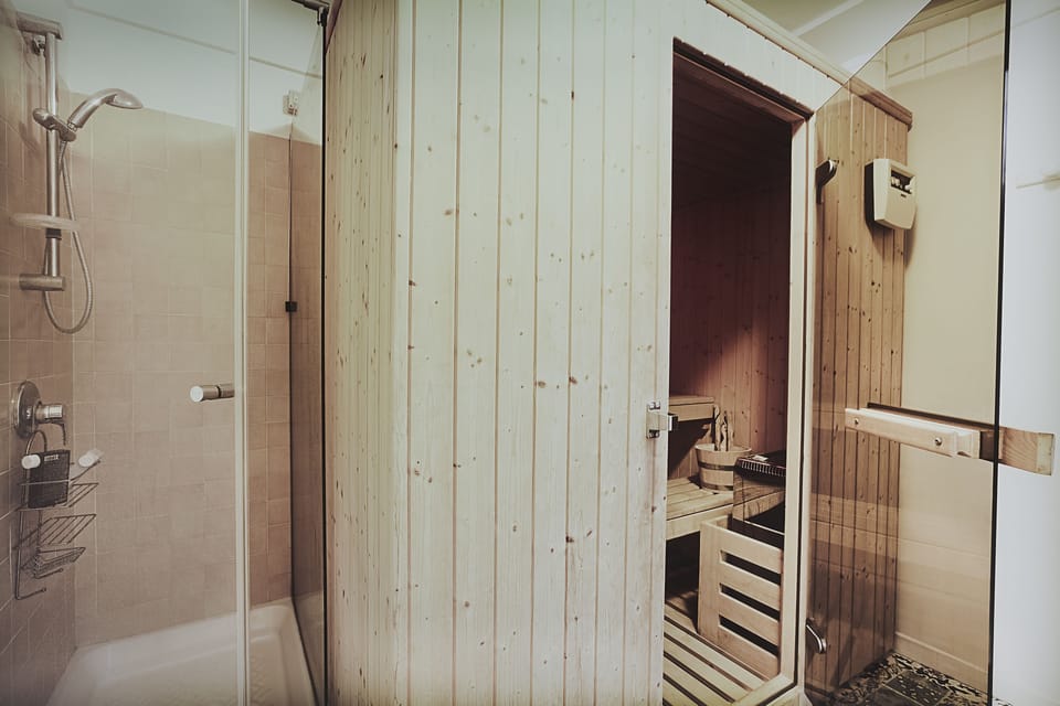 Deluxe Villa | Sauna | Manicures and pedicures, massages
