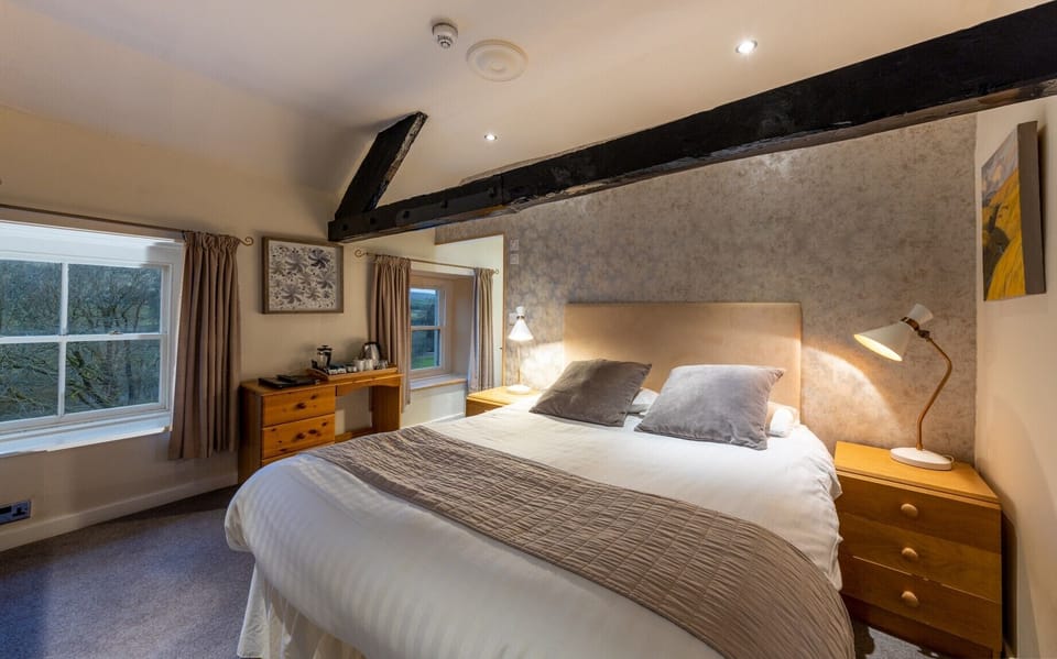 Double Room | Free WiFi, bed sheets