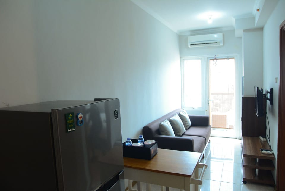 Room | Living area | TV