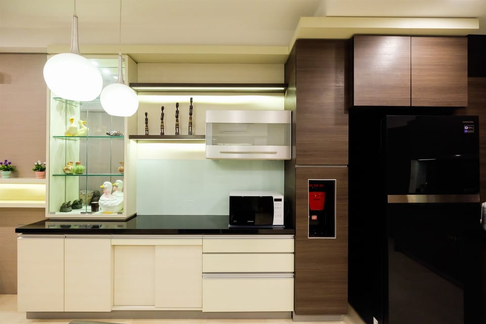 Room | Private kitchen | Fridge, stovetop, cookware/dishes/utensils