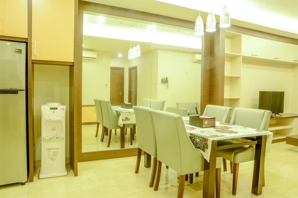 Room | In-room dining