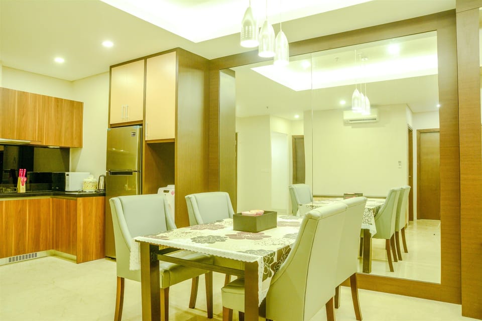 Room | In-room dining
