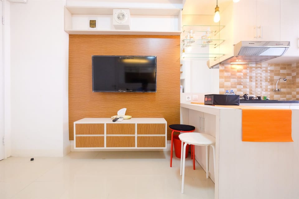 Room | Living area | TV