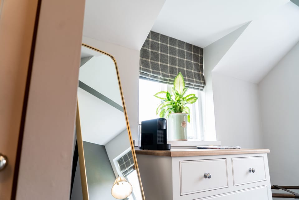 Junior Suite | Premium bedding, pillowtop beds, free minibar items, desk