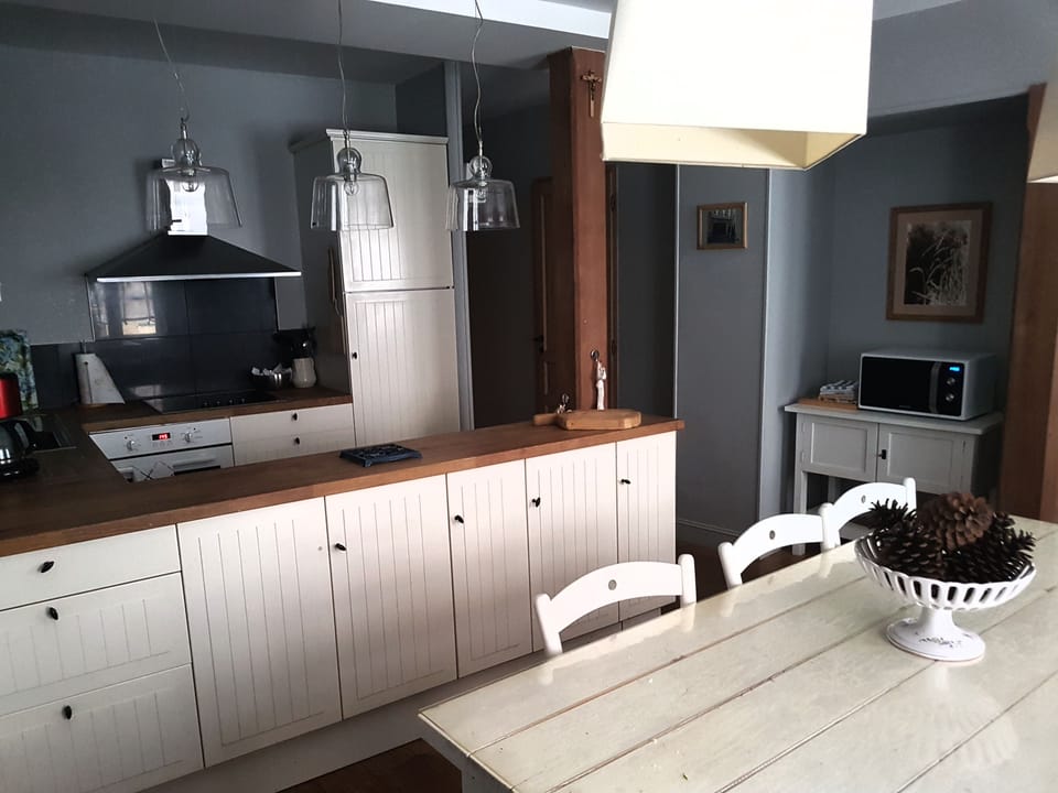 Comfort Townhome | In-room dining