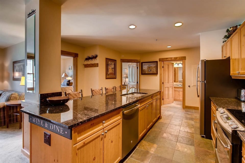 Condo (300_River_Run) | Exterior