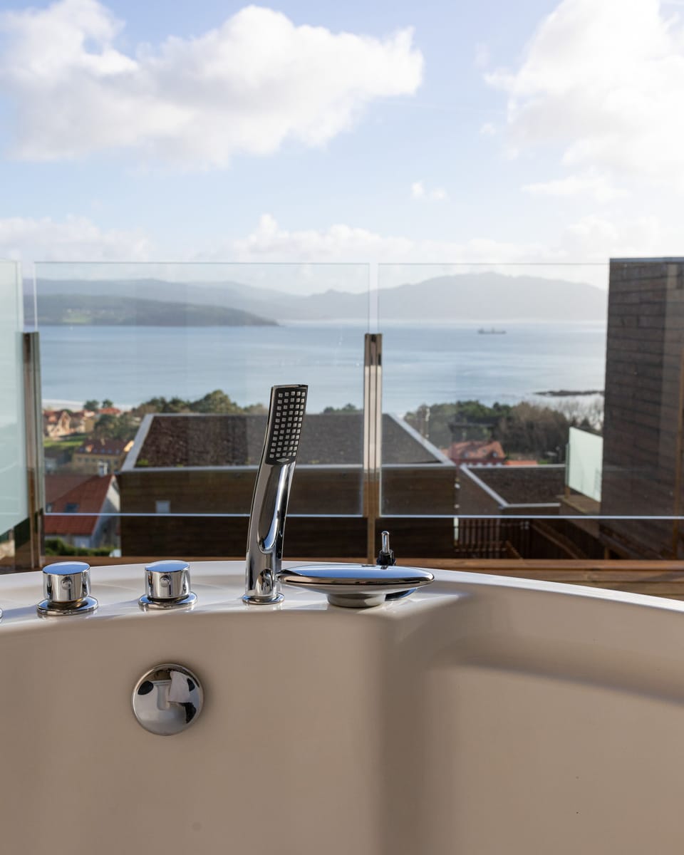 Jetted tub