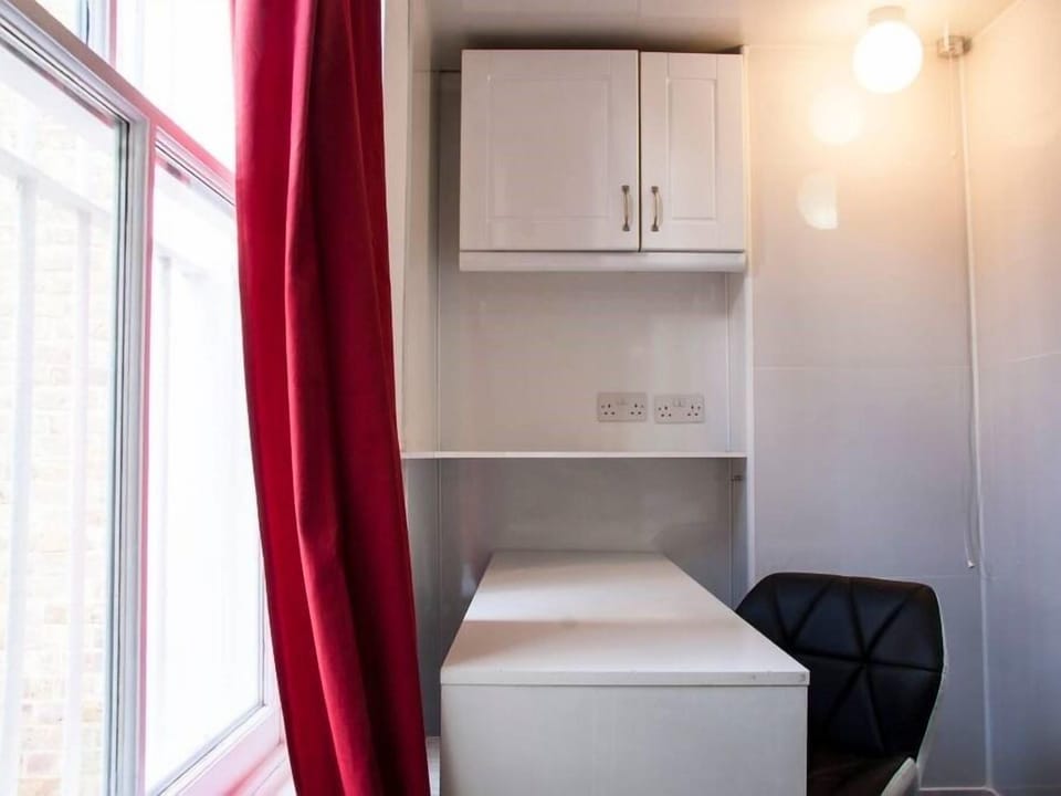 Superior Studio, Private Bathroom (Studio Flat 5) | 1 bedroom