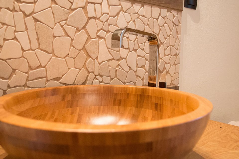 Economy Double Room | Bathroom amenities | Free toiletries, heated floors, towels