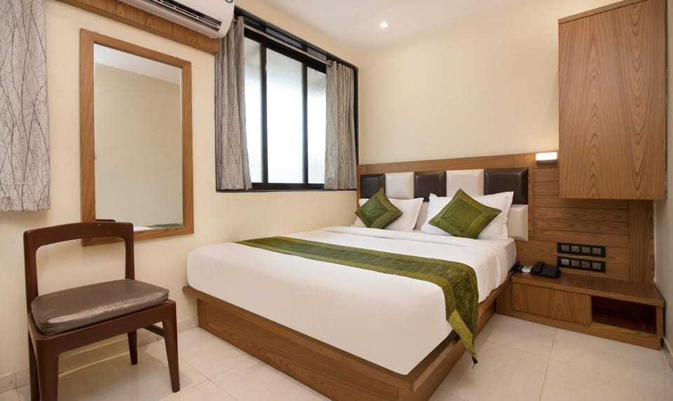Standard Room | Desk, blackout drapes, free WiFi, bed sheets