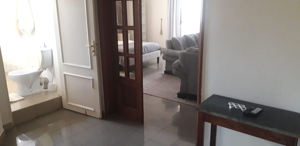 Junior Room, Pool View | Bathroom | Free toiletries, bathrobes, bidet, towels