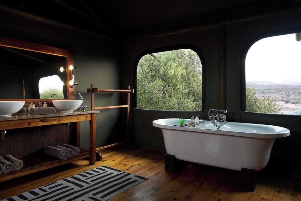 Family Room (Luxury) | Bathroom | Separate tub and shower, deep soaking tub, rainfall showerhead