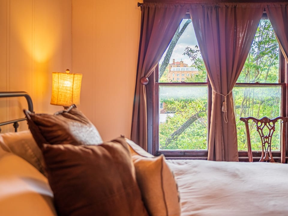 Signature Room, 1 King Bed | 5 bedrooms, Egyptian cotton sheets, premium bedding, down comforters