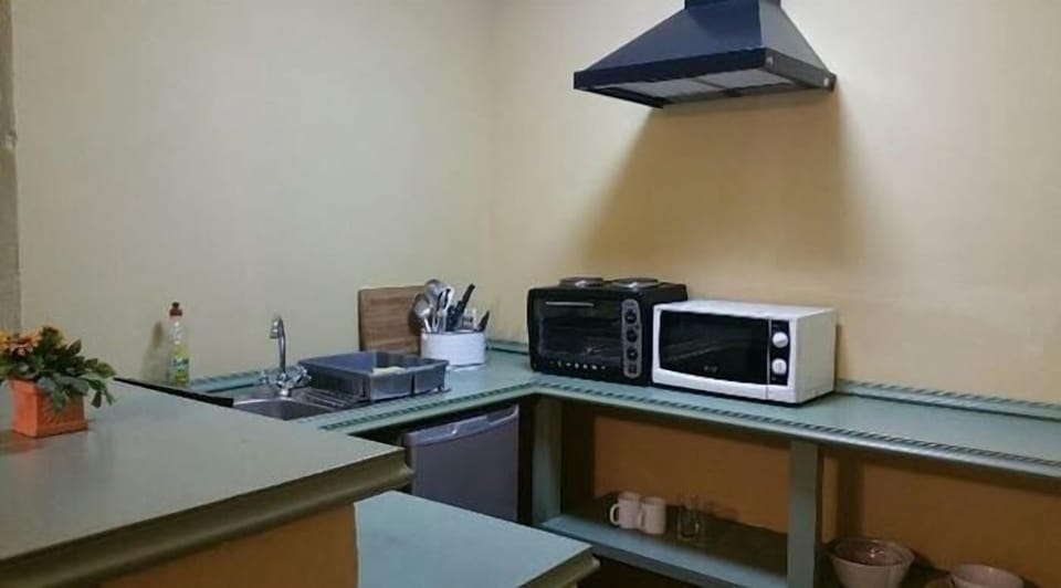 Cottage (Acorn) | Private kitchen | Fridge, microwave, electric kettle, toaster