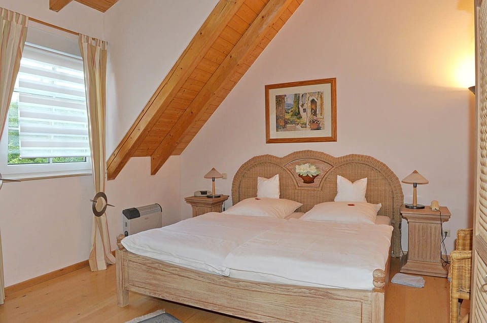 Minibar, in-room safe, iron/ironing board, free WiFi