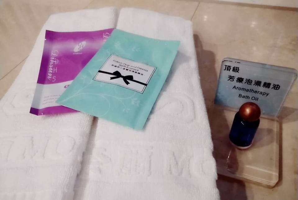 Senior Double Room | Bathroom | Separate tub and shower, deep soaking tub, rainfall showerhead