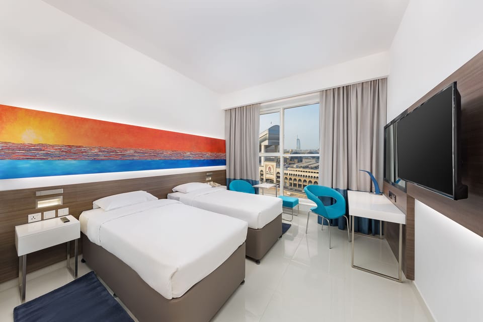 Twin Room with 20% off F&B | In-room safe, desk, laptop workspace, free WiFi