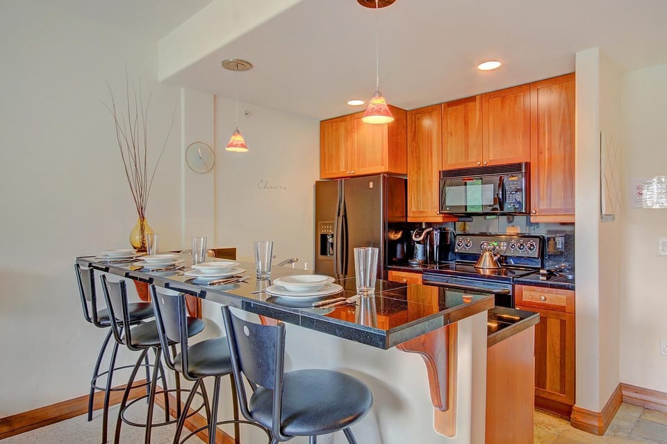 Condo, 2 Bedrooms | Private kitchen | Coffee/tea maker, fridge, oven, toaster