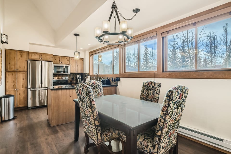 Condo, 3 Bedrooms | Dining
