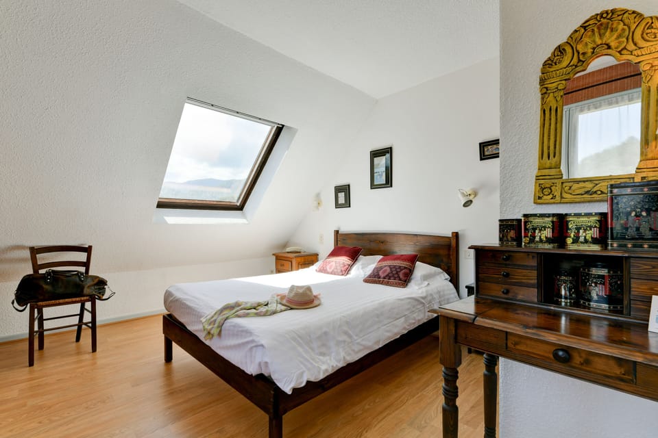 Quadruple Room | Desk, laptop workspace, iron/ironing board, free WiFi
