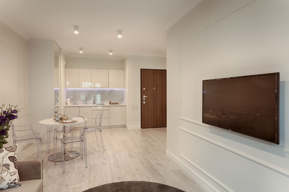 Apartment, 1 Double Bed, Non Smoking | Private kitchen | Coffee/tea maker, fridge, microwave, stovetop