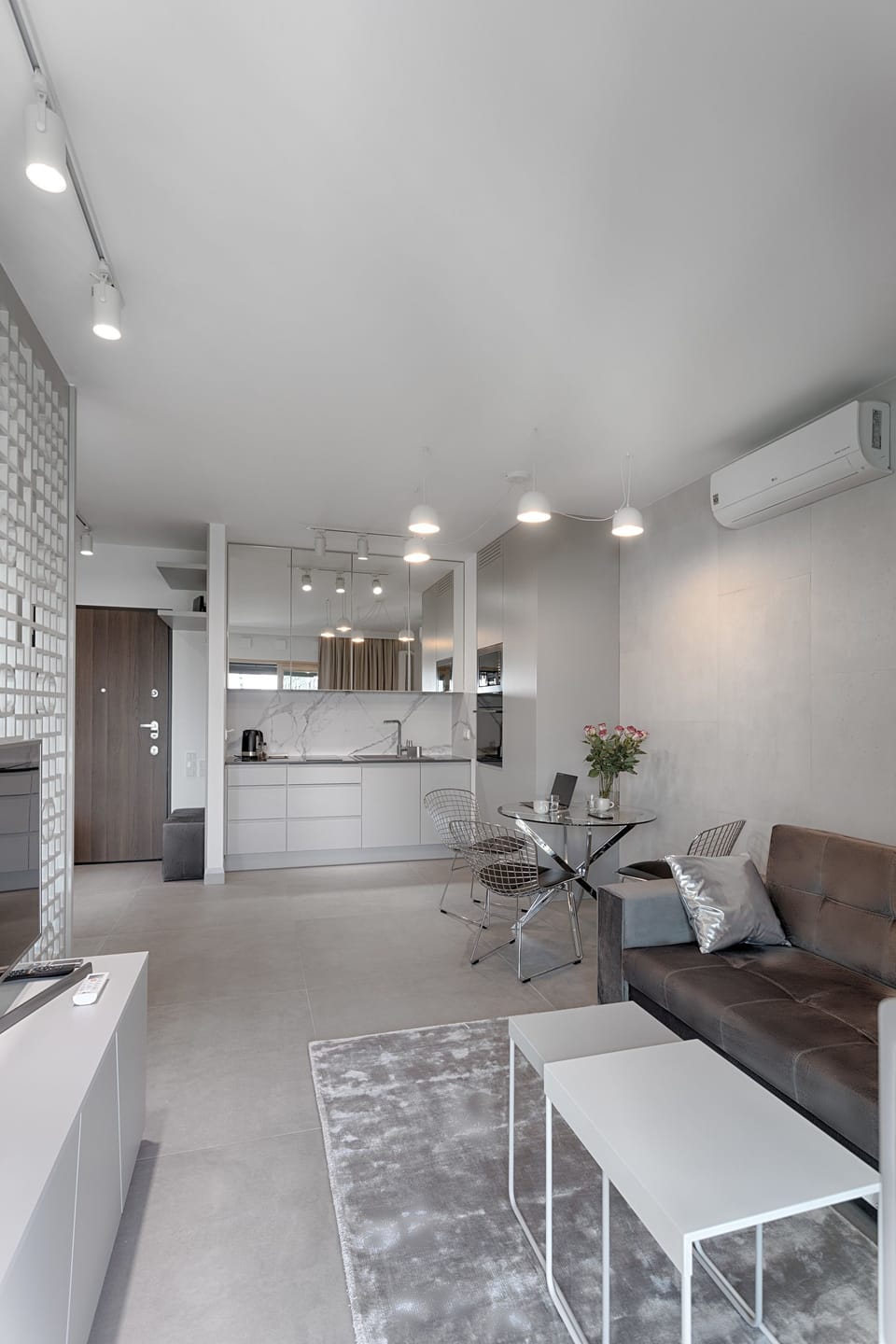 Apartment, 1 Double Bed, Non Smoking | Private kitchenette | Coffee/tea maker, fridge, microwave, stovetop