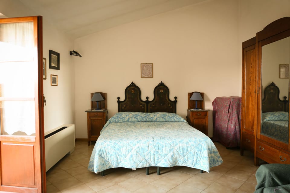 Quadruple Room | Cribs/infant beds, rollaway beds, free WiFi, bed sheets