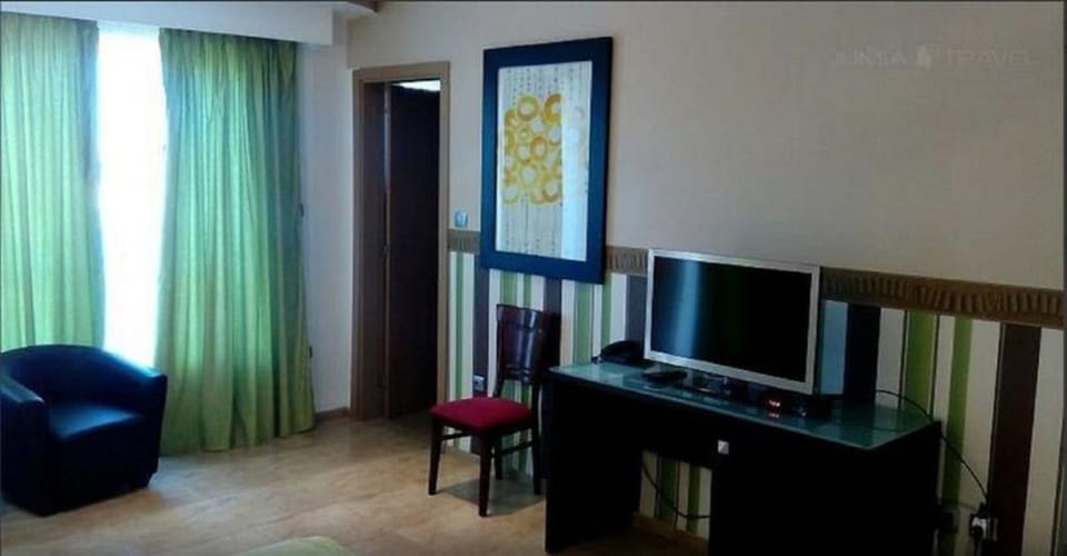 Minibar, WiFi (free)