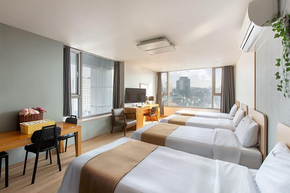 Deluxe Quadruple Room | Desk, iron/ironing board, free WiFi