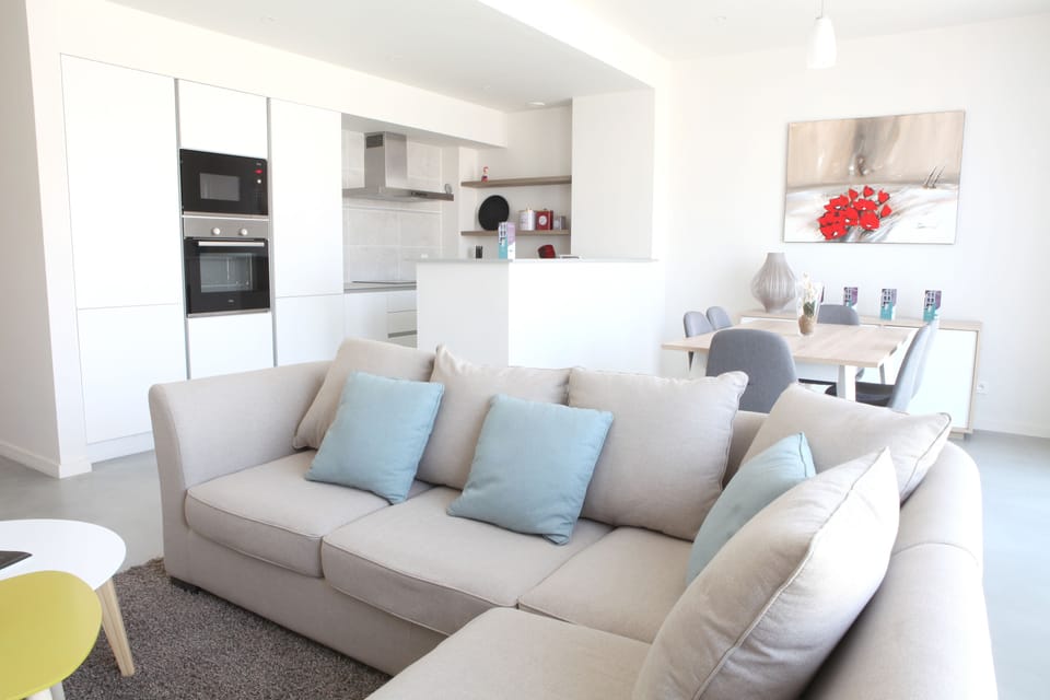 Superior Apartment, 1 Bedroom, Non Smoking | Living room | Flat-screen TV