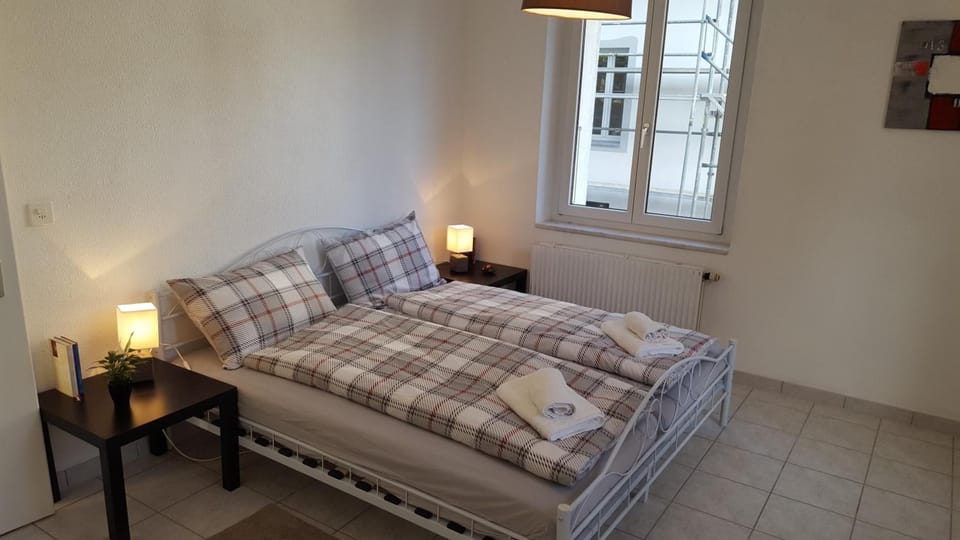 Blackout drapes, free WiFi, bed sheets