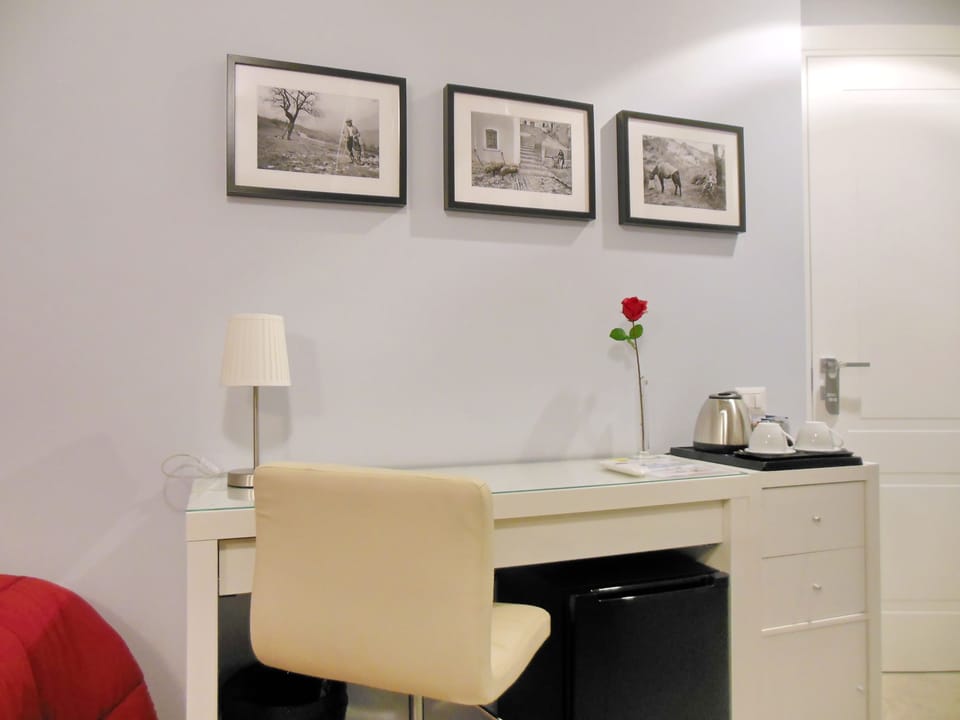 Junior Loft | Living area | 32-inch LCD TV with satellite channels, TV