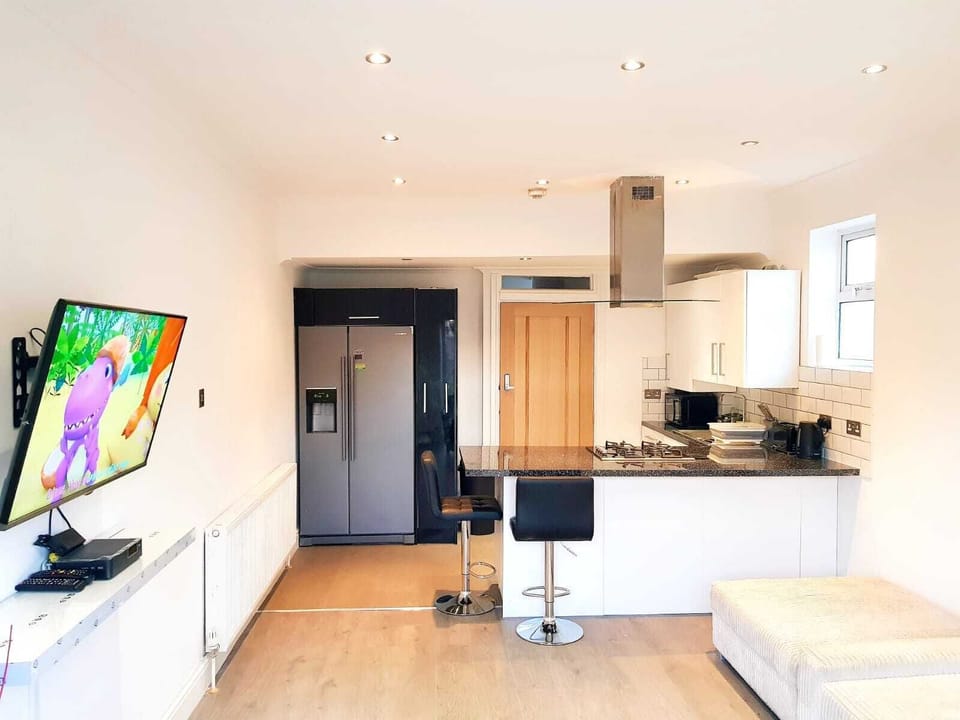 Executive Studio, Shared Bathroom, Garden View (EXECUTIVE STUDIO ROOM) | Shared kitchen