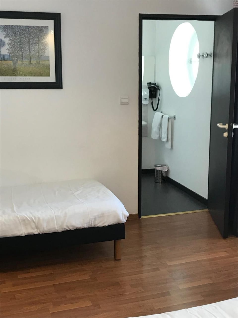 Soundproofing, iron/ironing board, free WiFi, bed sheets