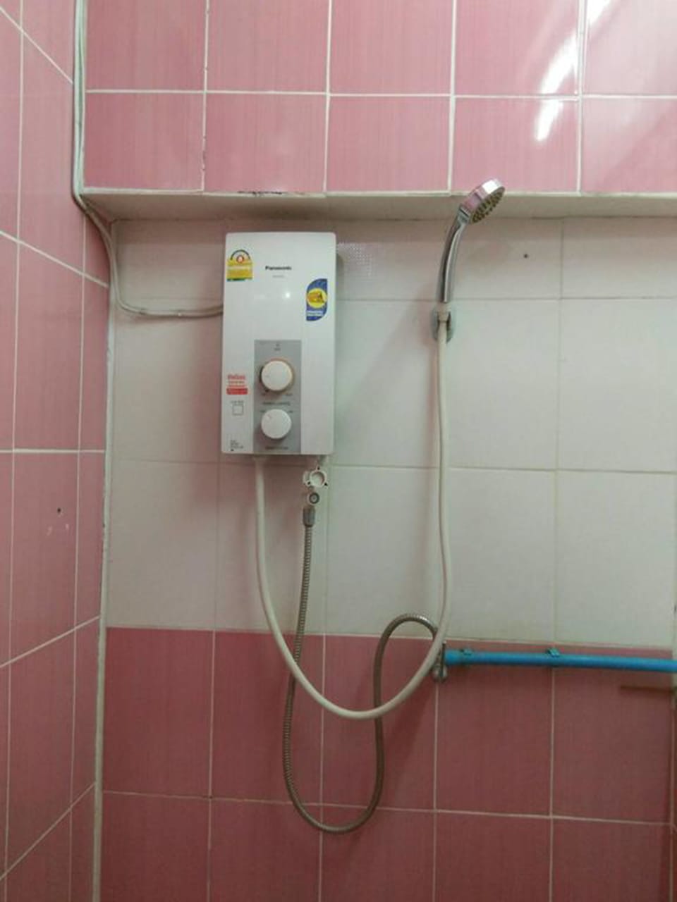 Mixed Dormitory Room | Bathroom shower