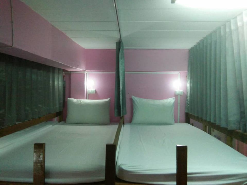 Mixed Dormitory Room | Free WiFi