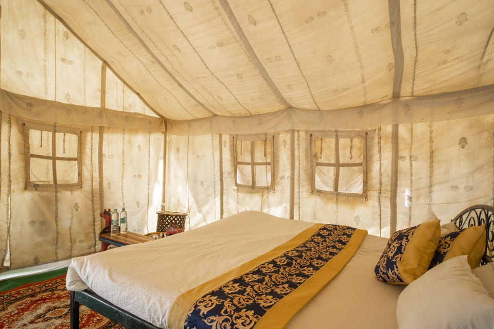 Deluxe Room | Egyptian cotton sheets, premium bedding, in-room safe, desk